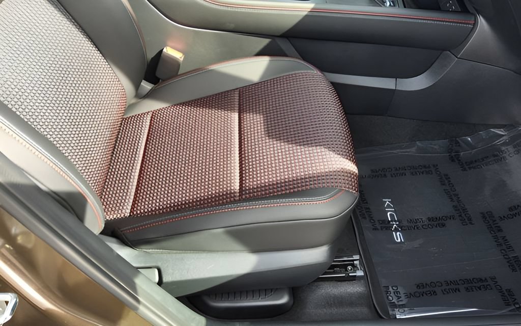 New 2026 Nissan Kicks SR w/ SR Premium Package FWD image 44