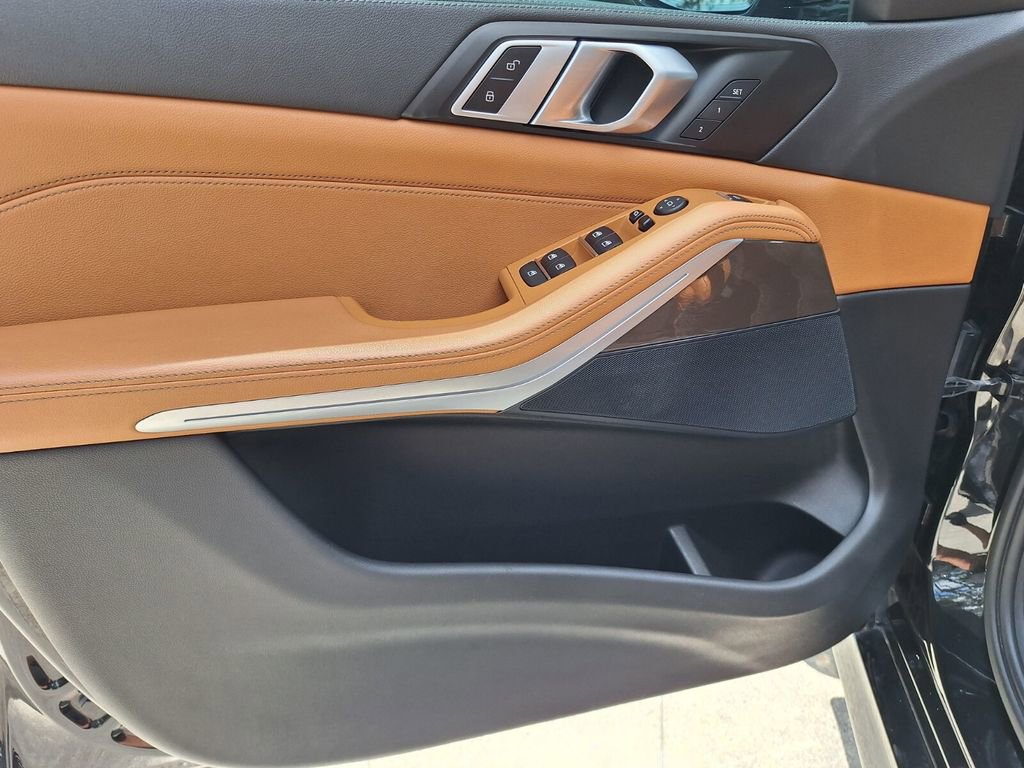 Used 2022 BMW X5 sDrive40i w/ M Sport Package RWD image 33