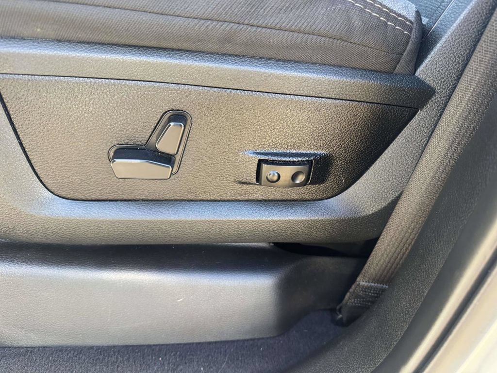 Used 2024 RAM 3500 Big Horn AWD/4WD image 16