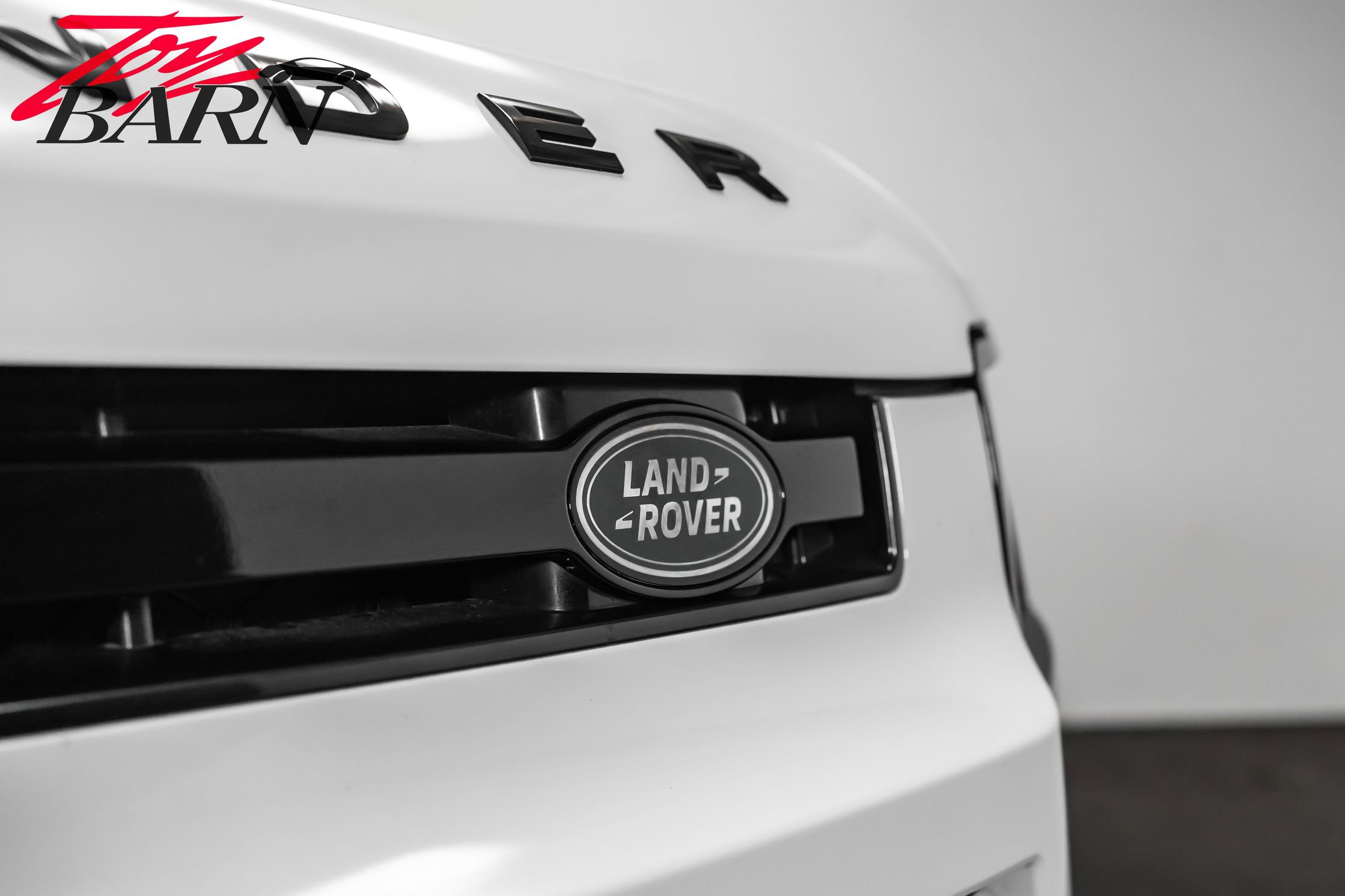 Used 2024 Land Rover Defender 110 S AWD/4WD image 10