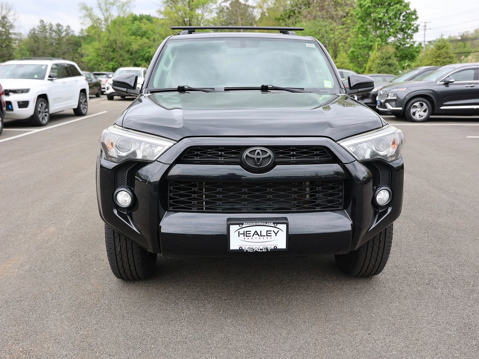 Used 2016 Toyota 4Runner SR5 AWD/4WD image 2