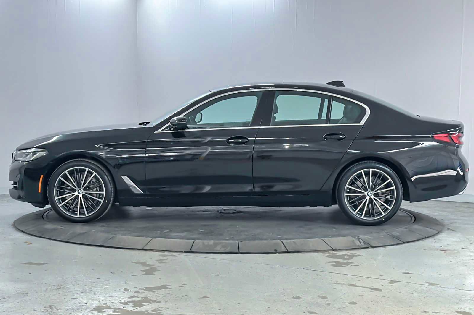 Used 2023 BMW 540i w/ Convenience Package image 5