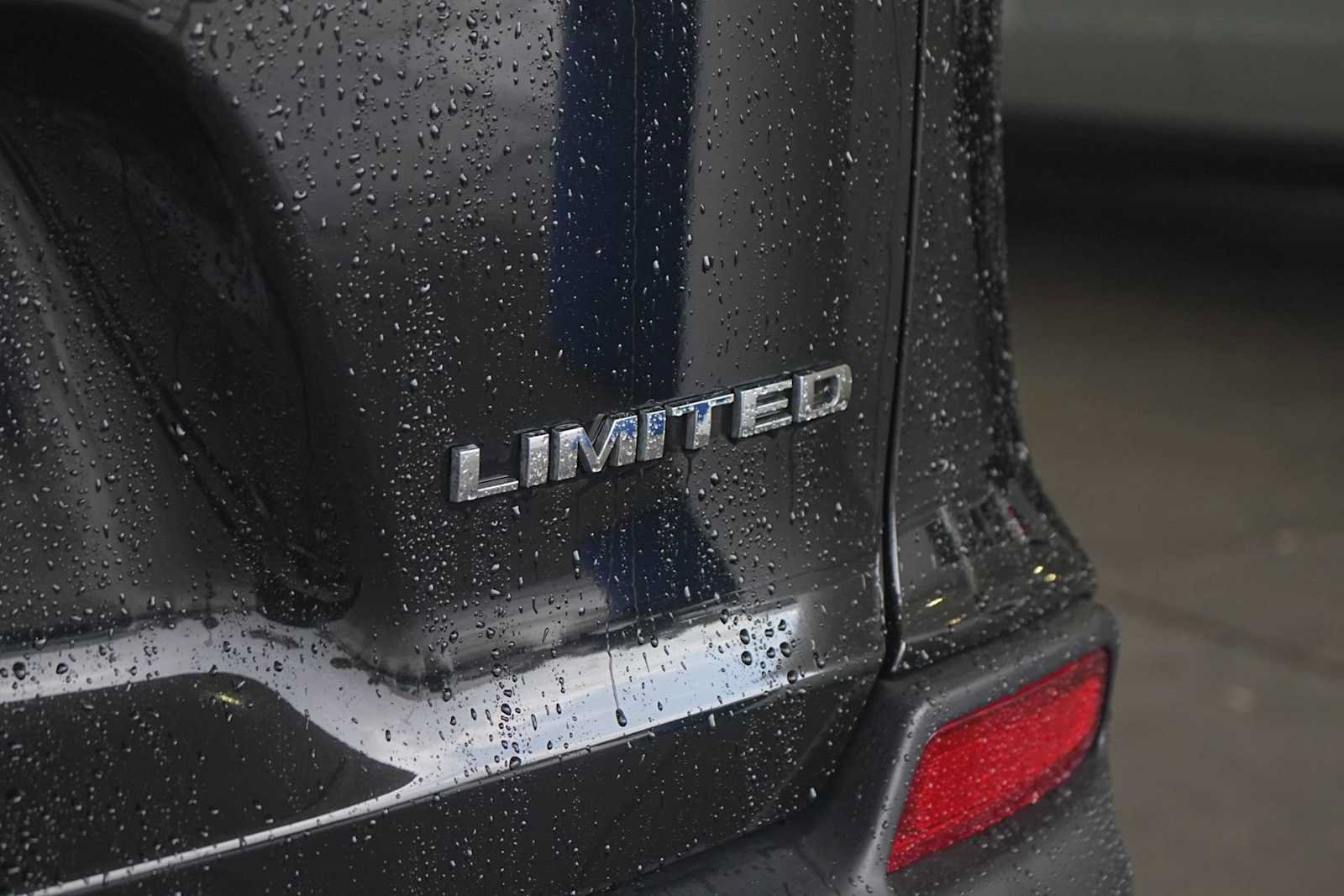 Used 2019 Jeep Cherokee Limited FWD image 8