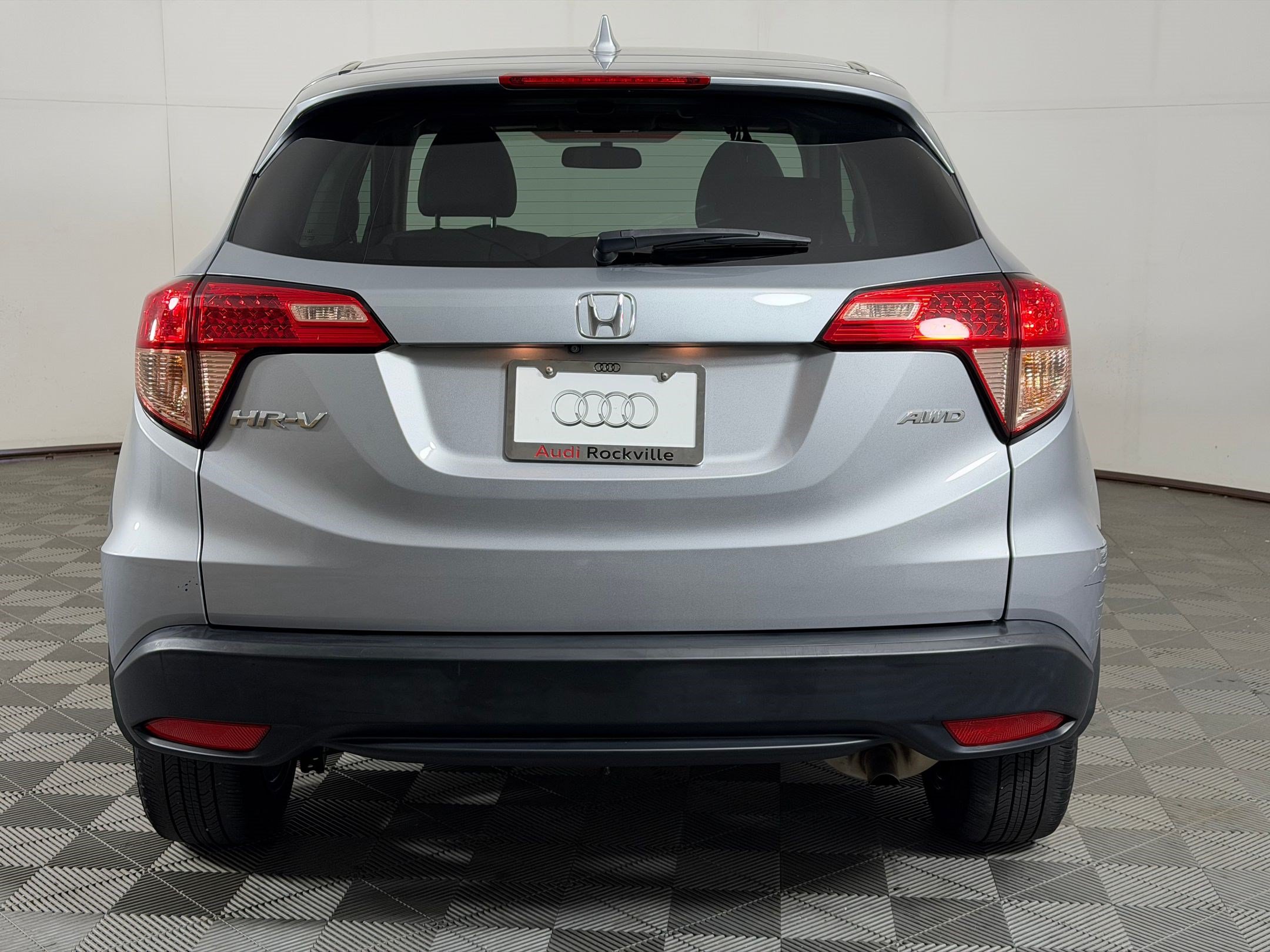 Used 2018 Honda HR-V EX image 10
