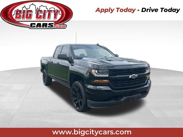 Used 2018 Chevrolet Silverado 1500 Custom w/ Custom Value Package image 1