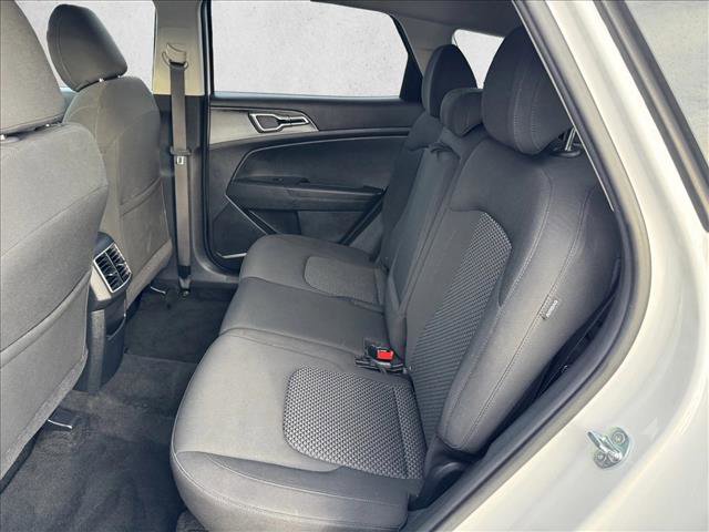 Used 2024 Kia Sportage LX image 17