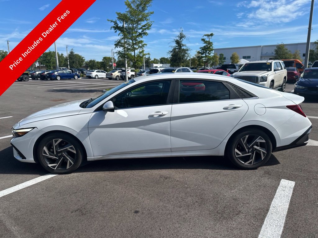 Used 2025 Hyundai Elantra SEL FWD image 3