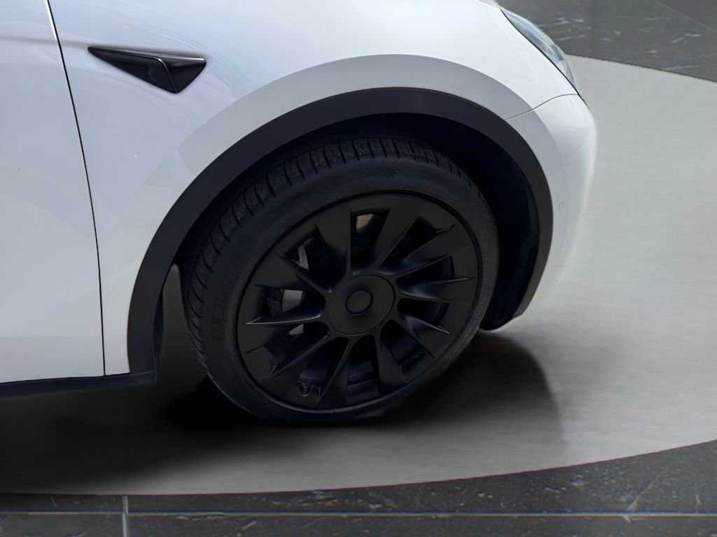 Used 2022 Tesla Model Y Long Range AWD/4WD image 13