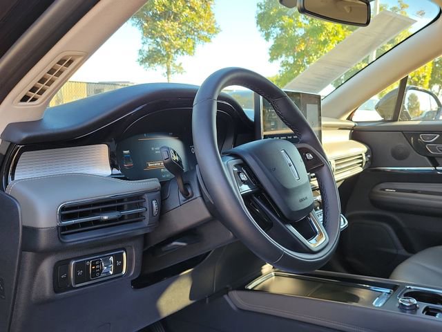 Certified 2024 Lincoln Corsair FWD image 9