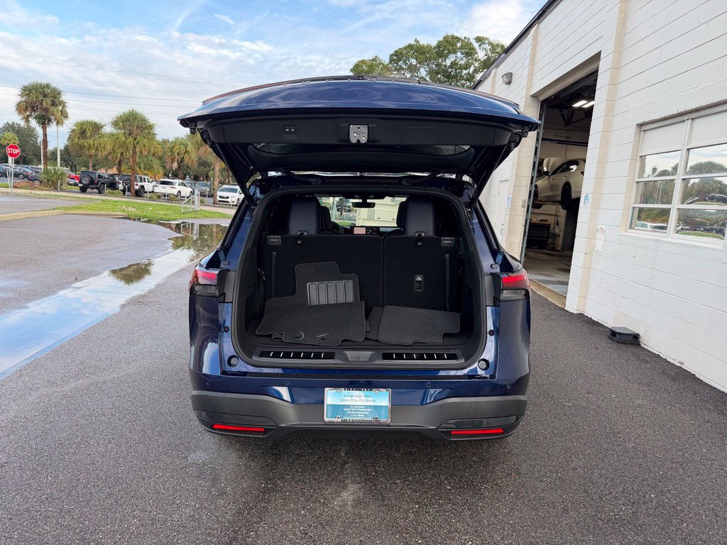 Used 2026 INFINITI QX60 Sport w/ Dark Cargo Package AWD/4WD image 16