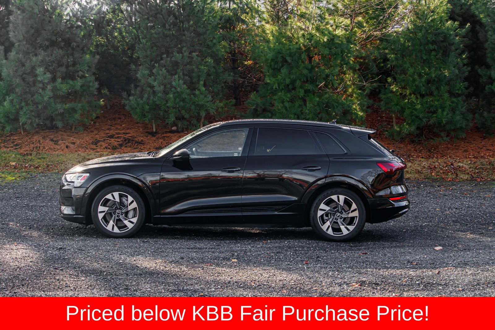 Used 2021 Audi e-tron Premium w/ Convenience Plus Package image 4