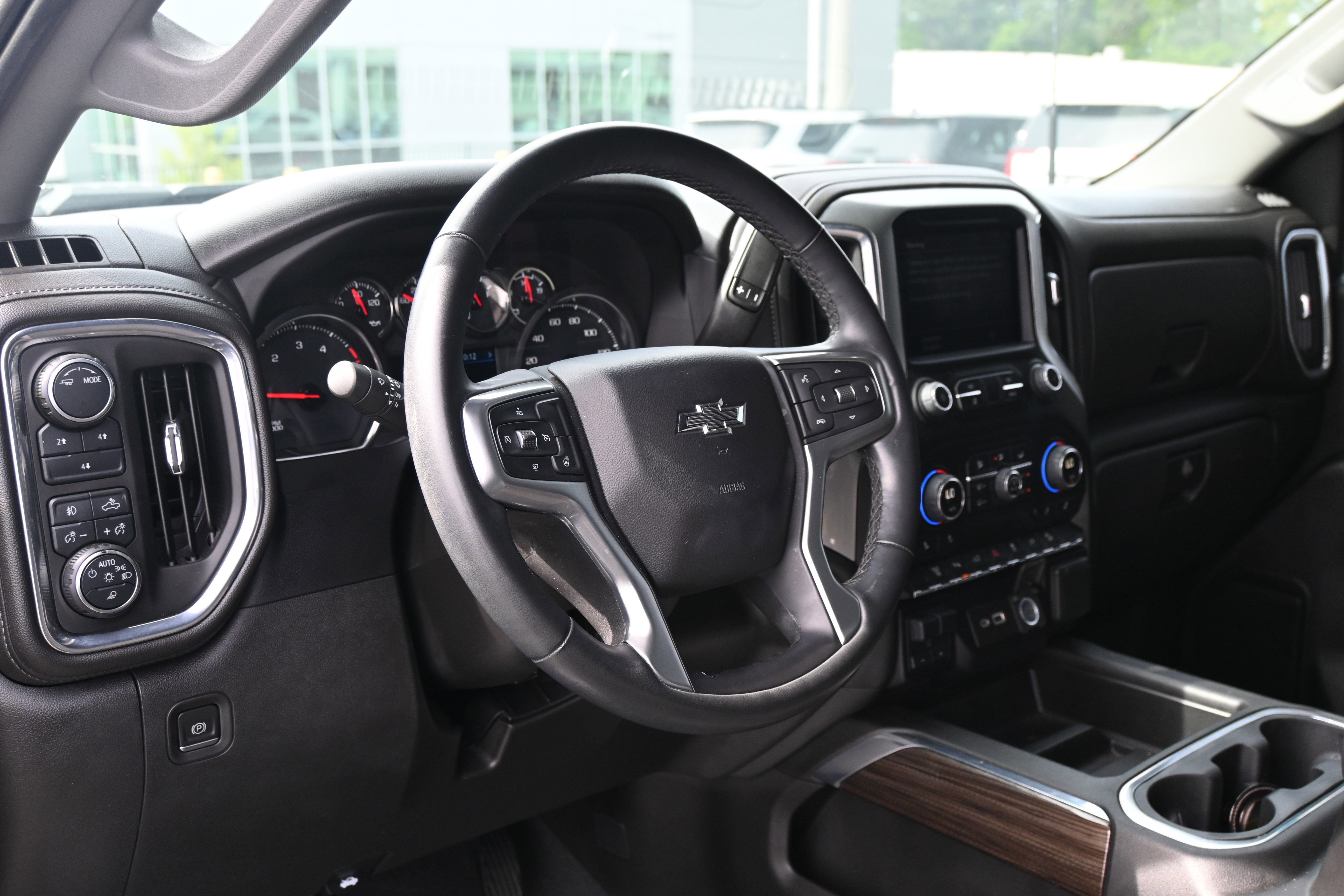 Used 2023 Chevrolet Silverado 2500 LT w/ Midnight Edition image 3