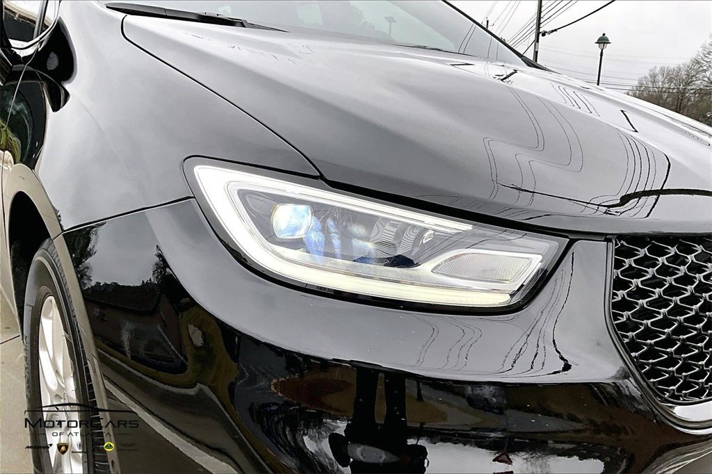 Used 2025 Chrysler Pacifica Select image 27