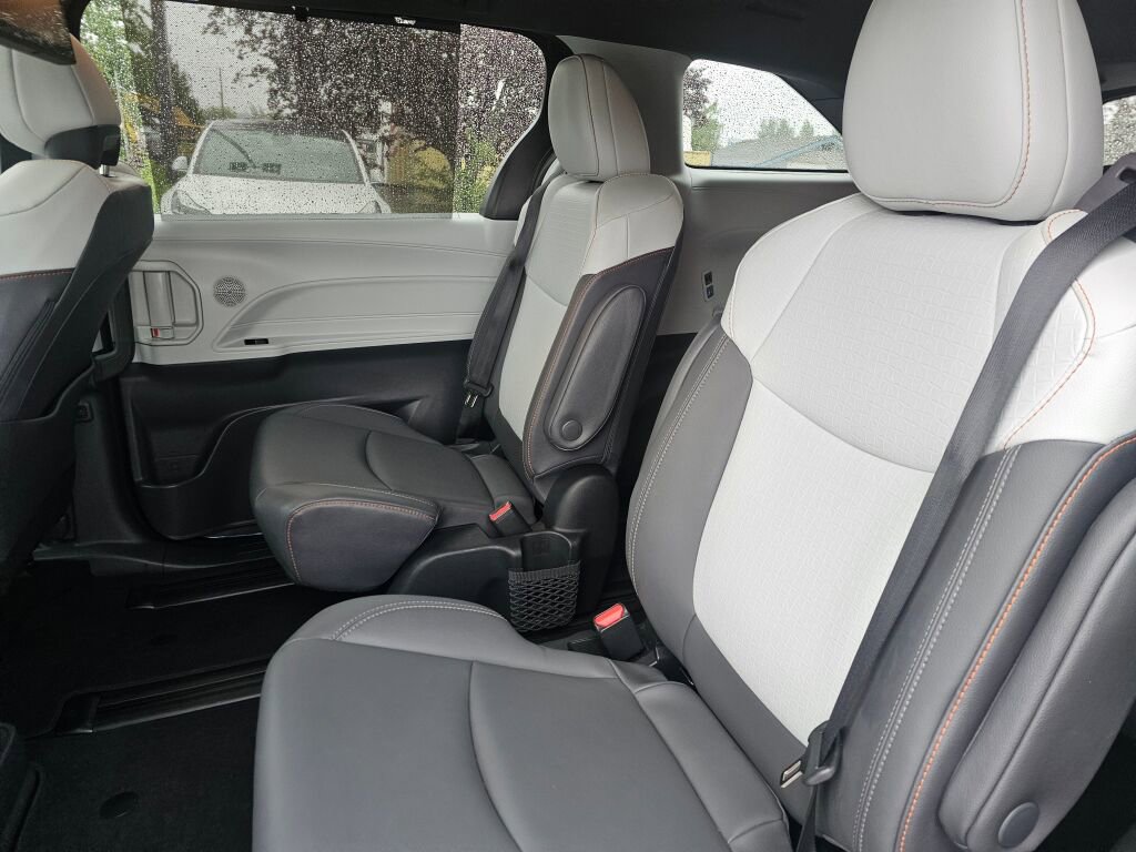 Used 2022 Toyota Sienna FWD image 21
