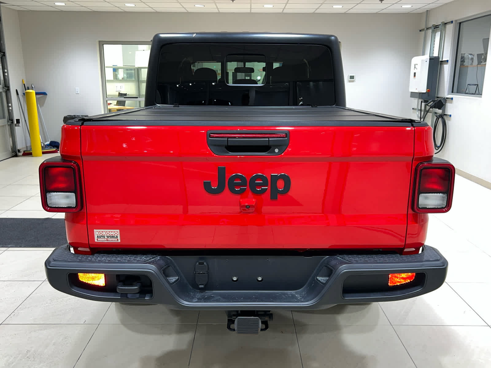 Used 2022 Jeep Gladiator Sport AWD/4WD image 11