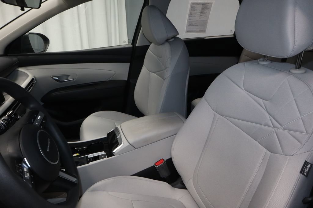 Used 2025 Hyundai Tucson SE image 24