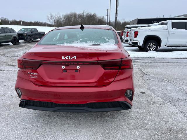 Certified 2022 Kia Forte LXS image 4