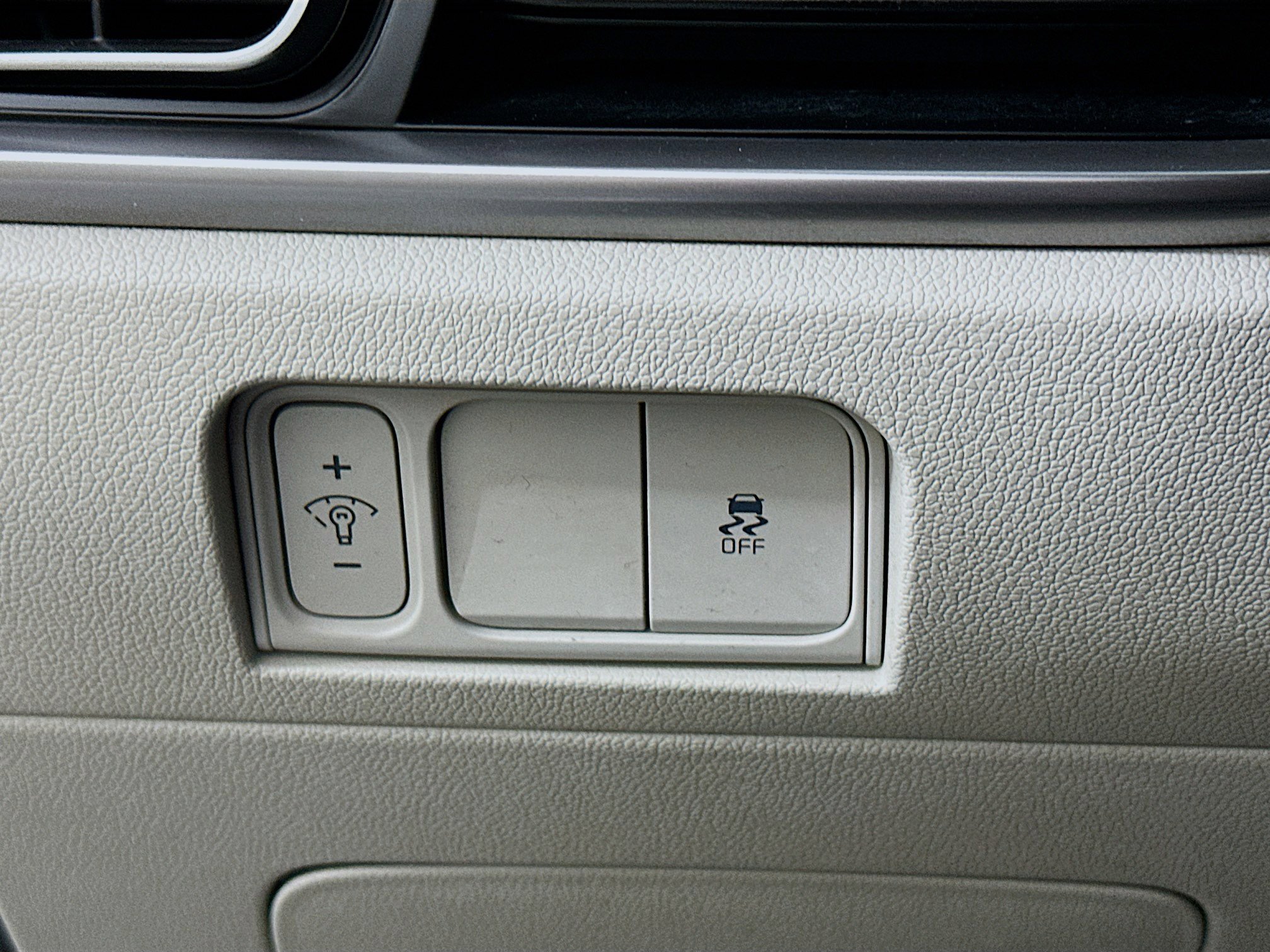 Used 2025 Kia Sorento S image 16