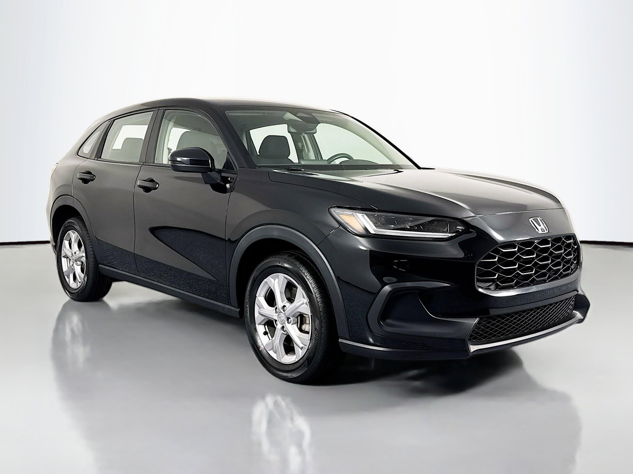 Certified 2023 Honda HR-V LX image 3