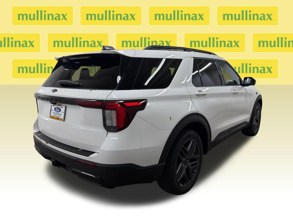 New 2026 Ford Explorer ST-Line w/ ST-Line Street Pack RWD image 3