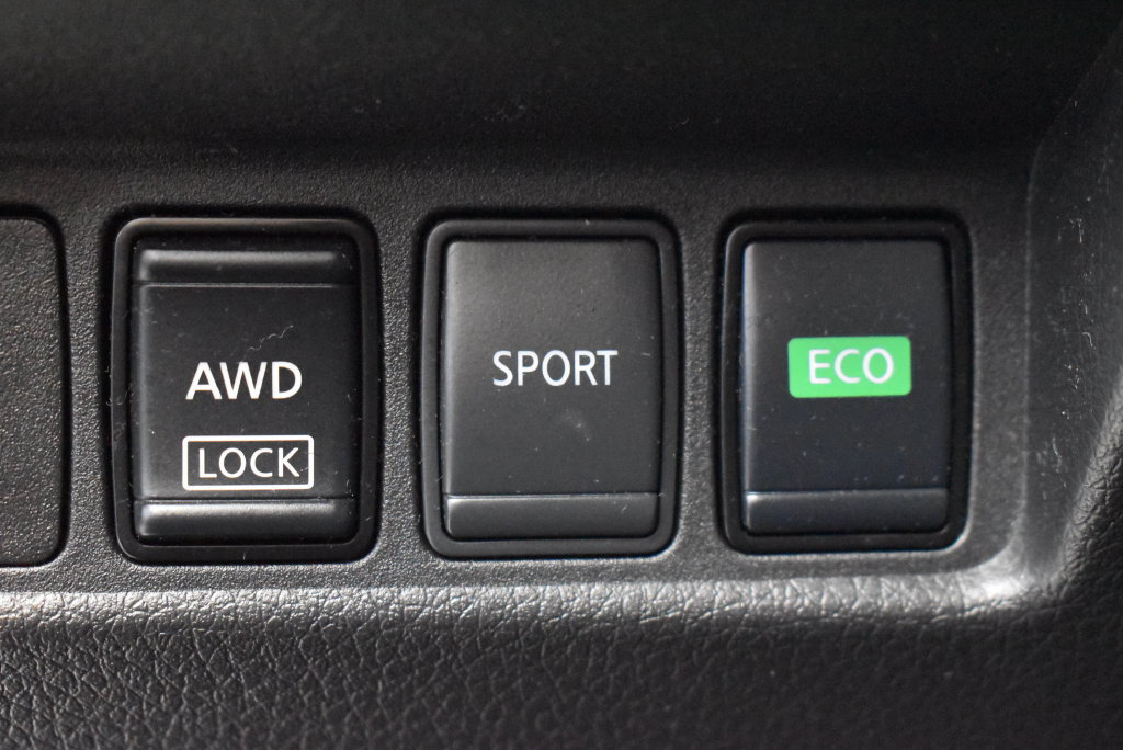 Used 2020 Nissan Rogue Sport SV AWD/4WD image 18
