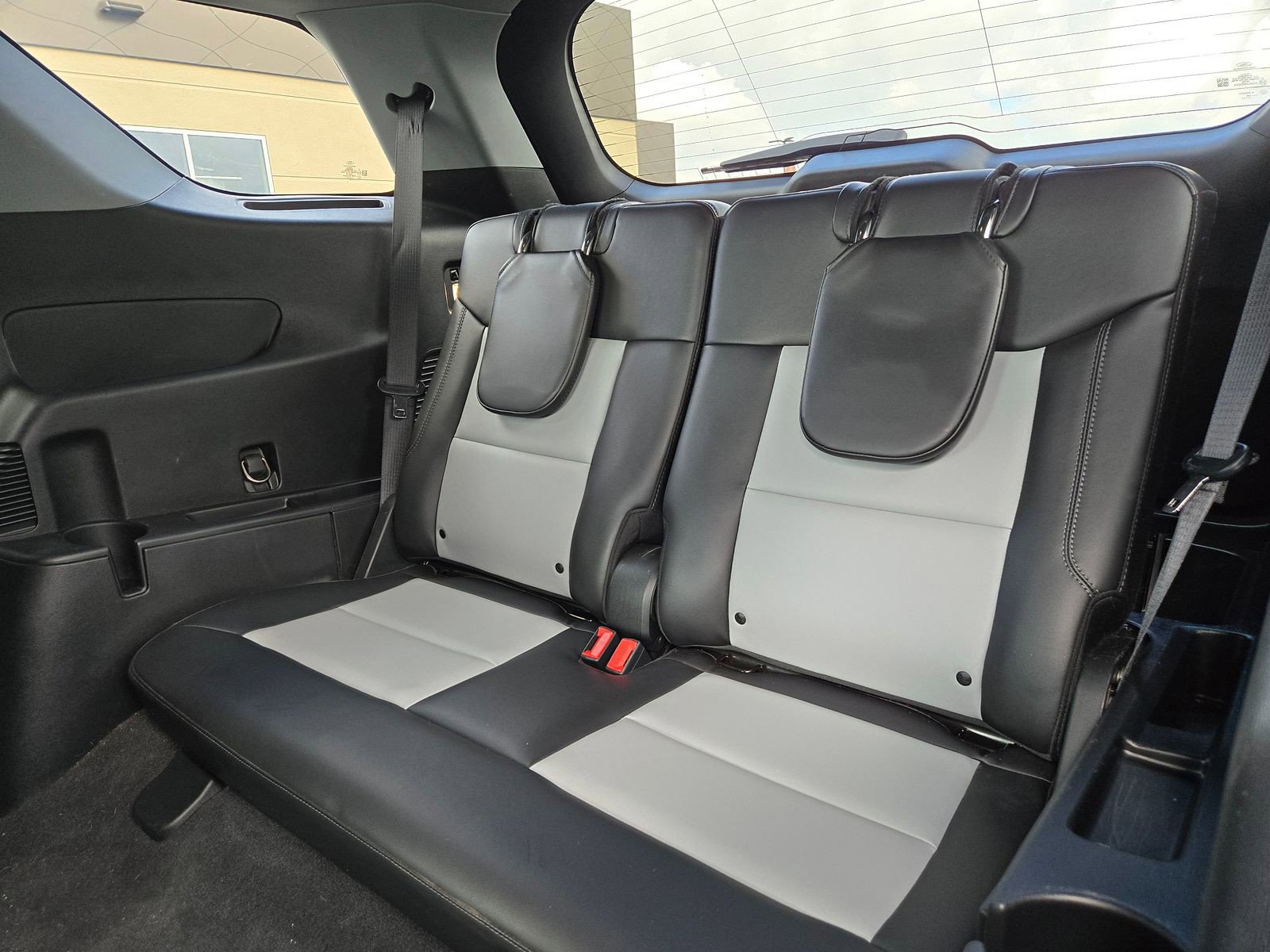 Used 2022 Ford Explorer XLT w/ Equipment Group 202A image 11