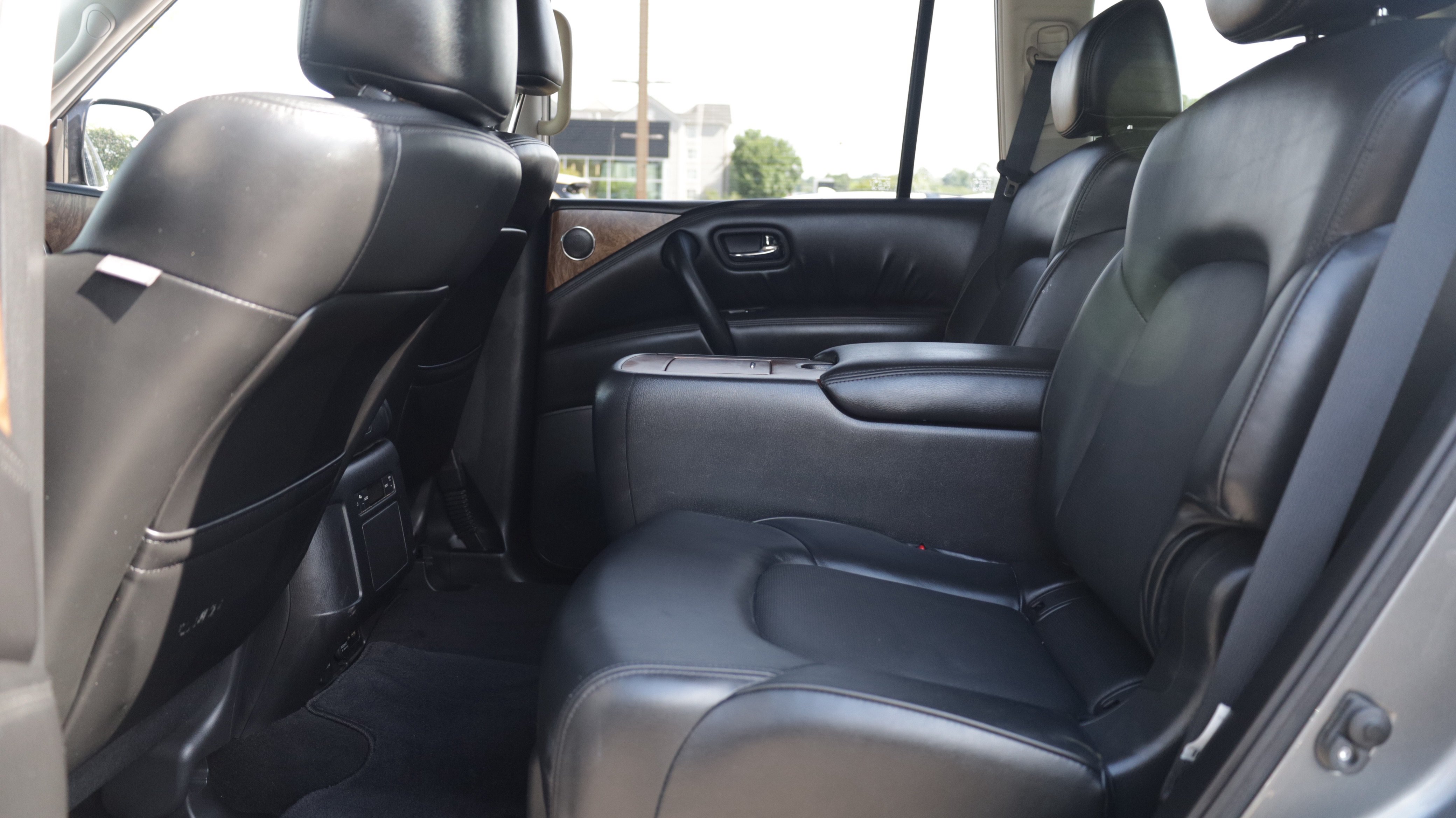 Used 2021 Nissan Armada SL w/ Captain's Chairs Package AWD/4WD image 18