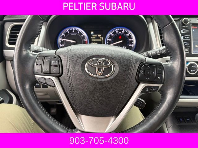 Used 2017 Toyota Highlander Limited Platinum FWD image 10