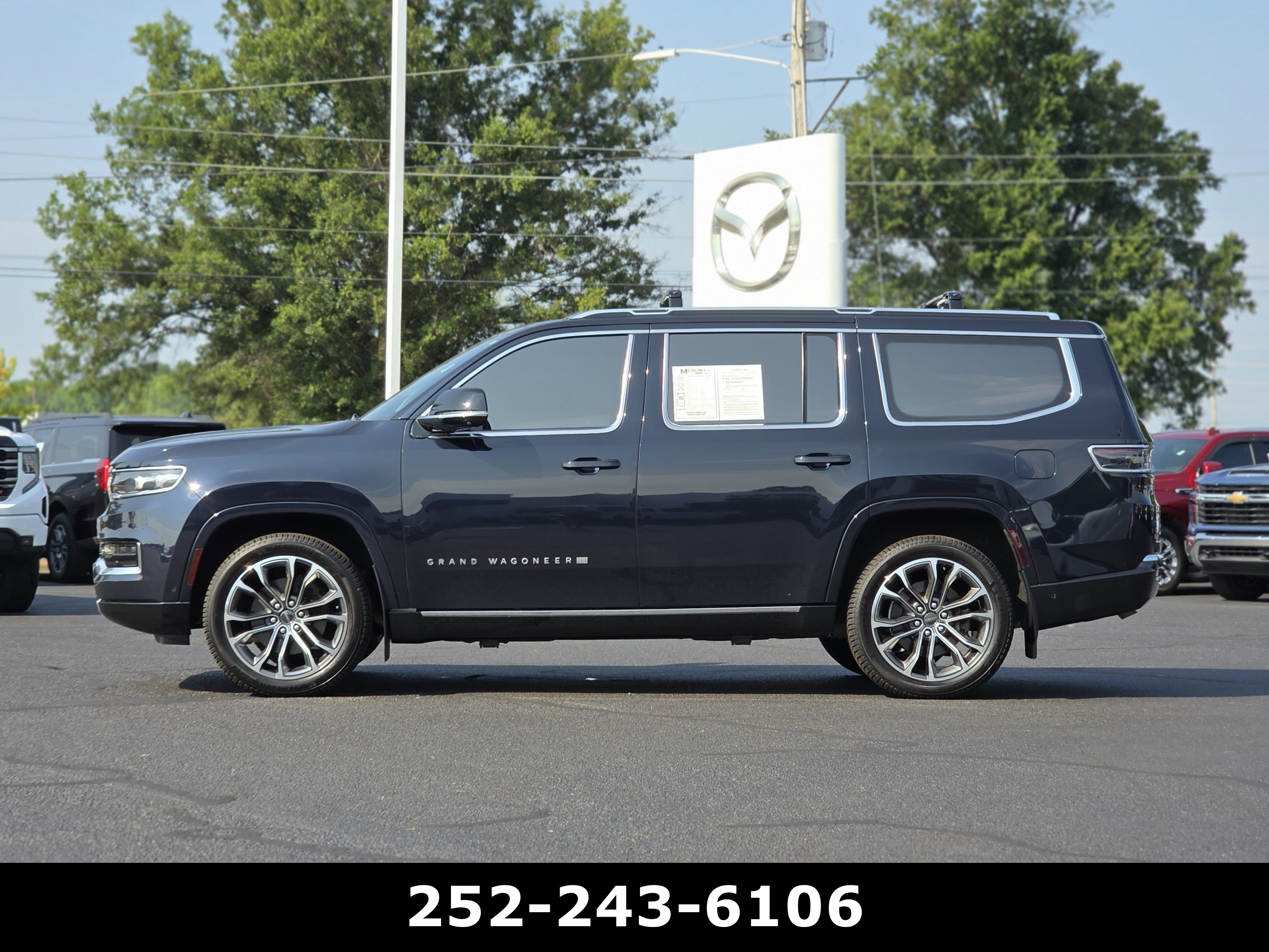 Used 2023 Jeep Grand Wagoneer Series III AWD/4WD image 4