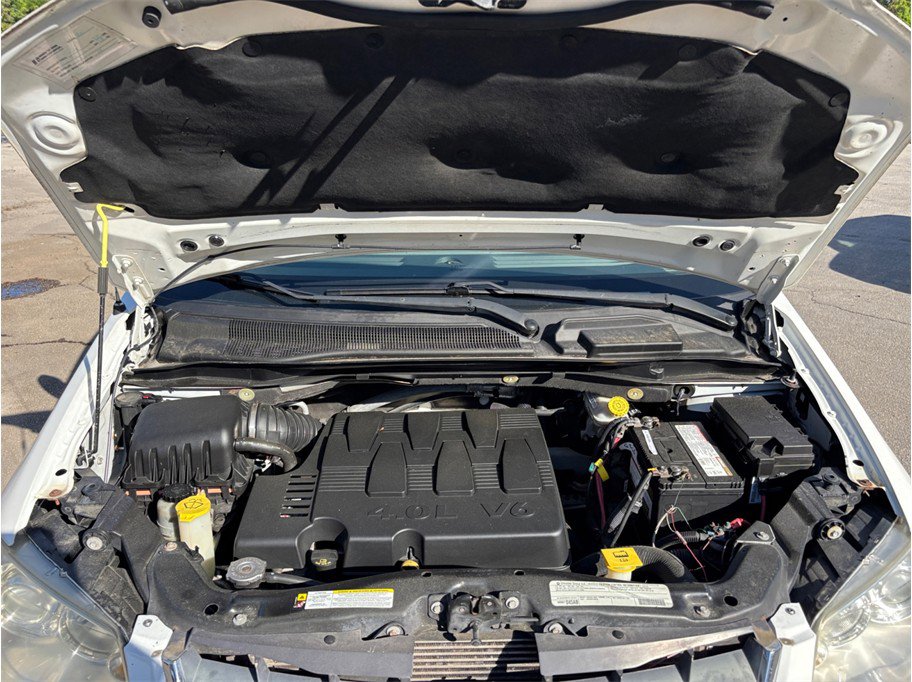 Used 2010 Chrysler Town & Country Limited image 46