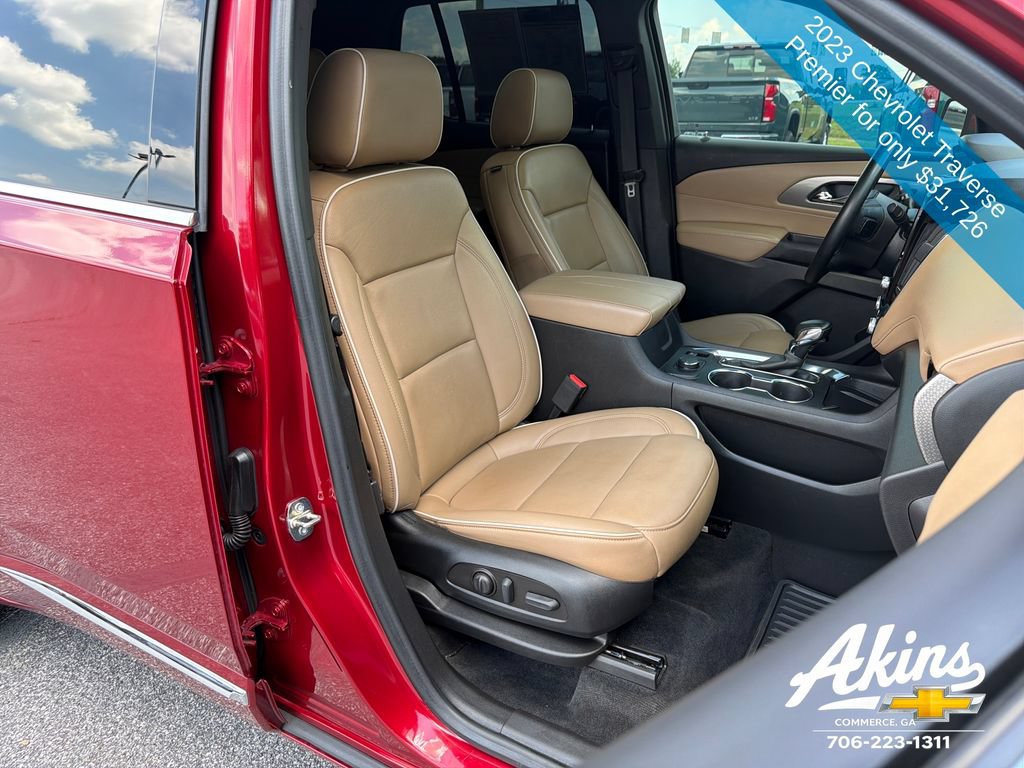 Used 2023 Chevrolet Traverse Premier FWD image 23