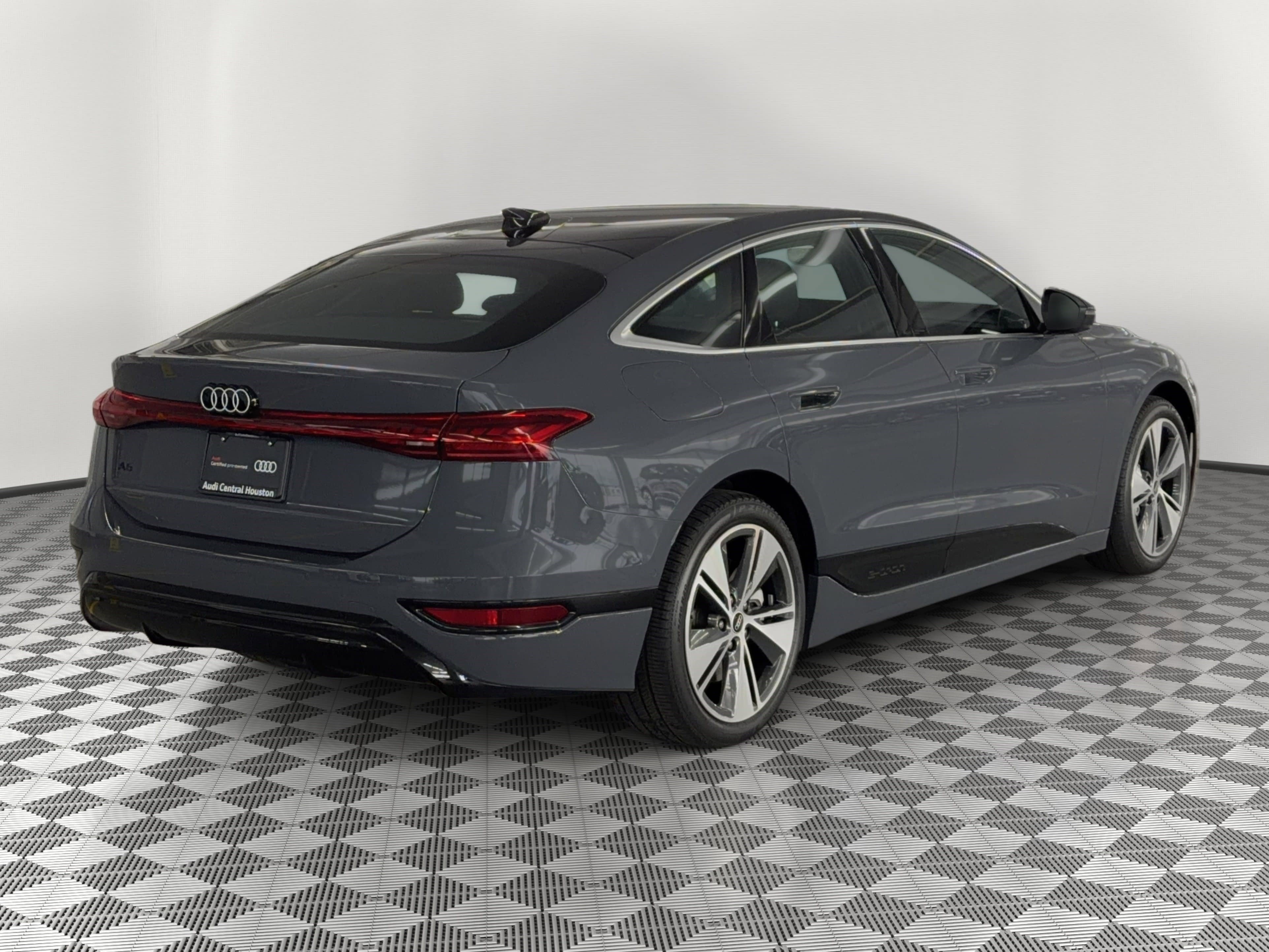 Used 2025 Audi A6 e-tron Premium Plus w/ Premium Plus image 9