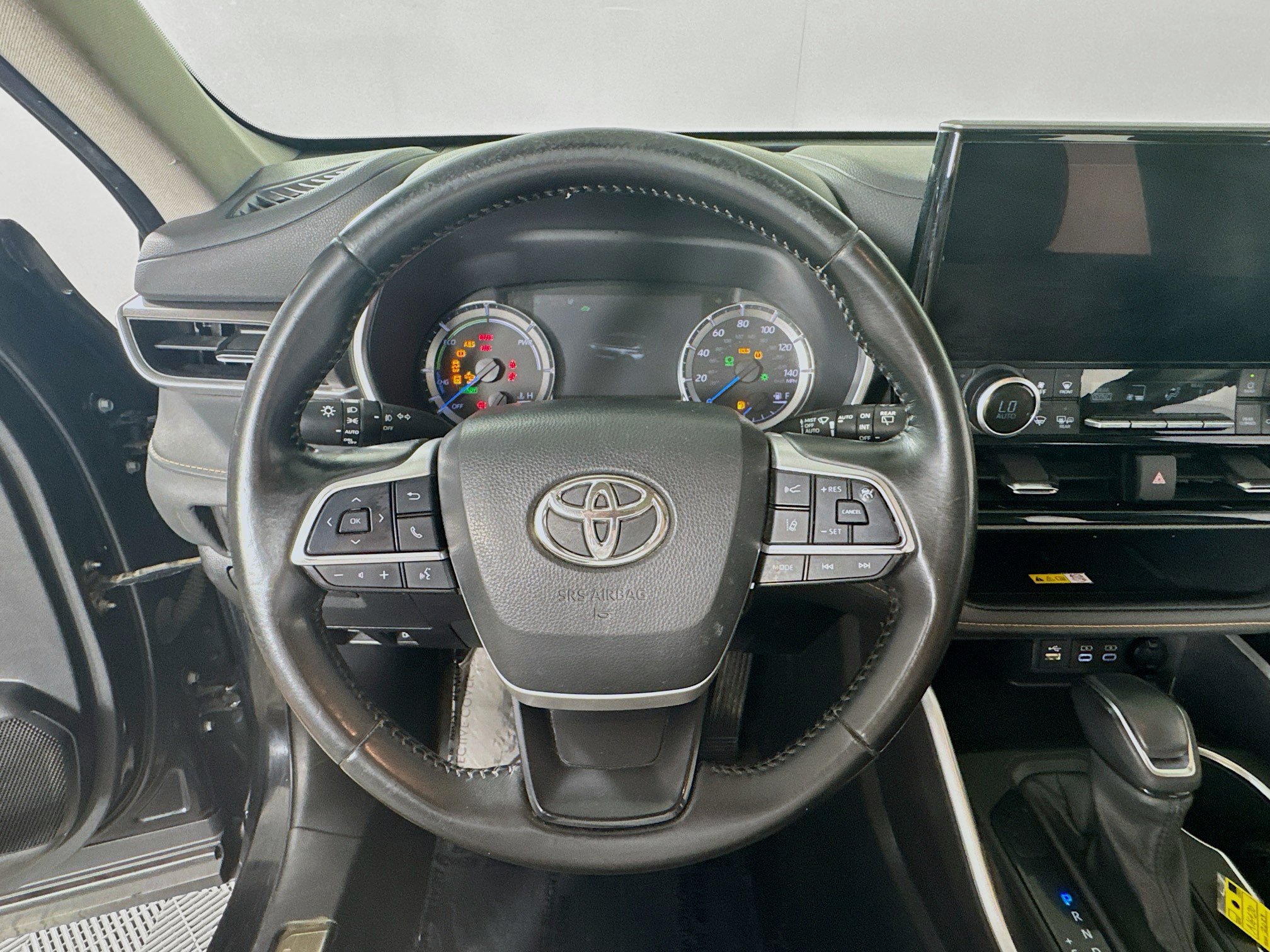 Used 2023 Toyota Highlander Bronze Edition AWD/4WD image 13