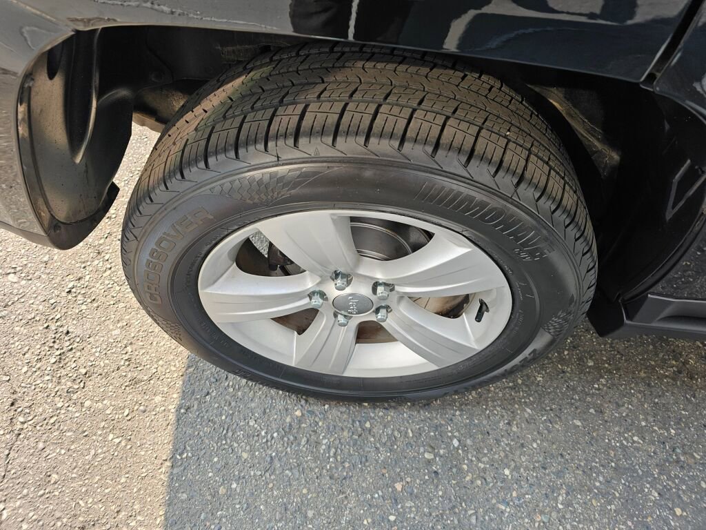 Used 2016 Jeep Compass High Altitude image 8