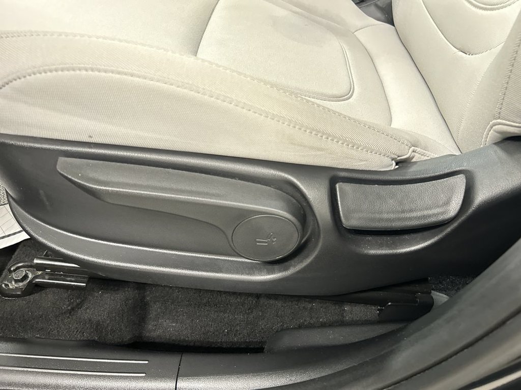 Used 2025 Hyundai Tucson SE AWD/4WD image 10