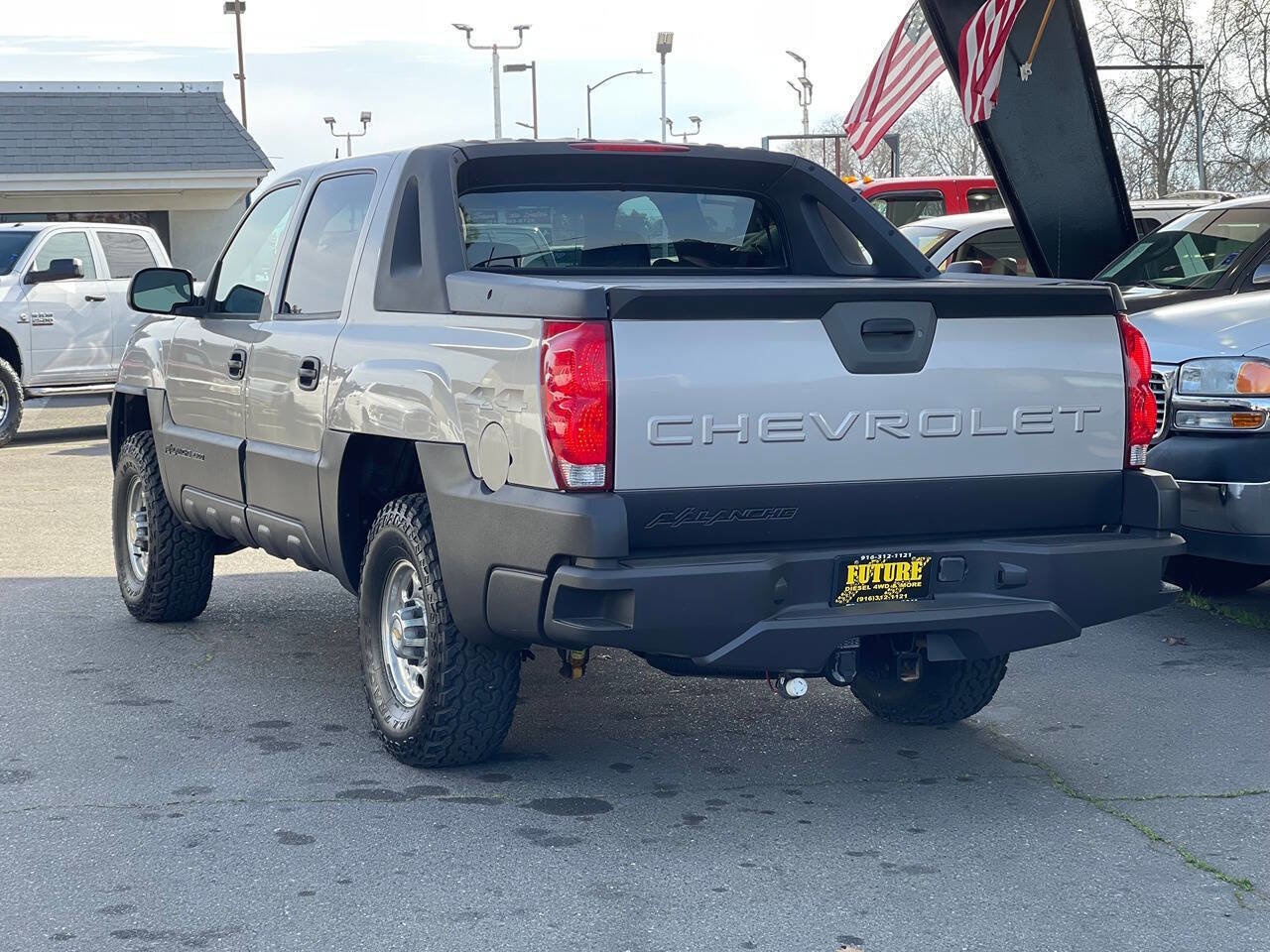 Used 2005 Chevrolet Avalanche 2500 LS w/ Onstar Plus Package image 4
