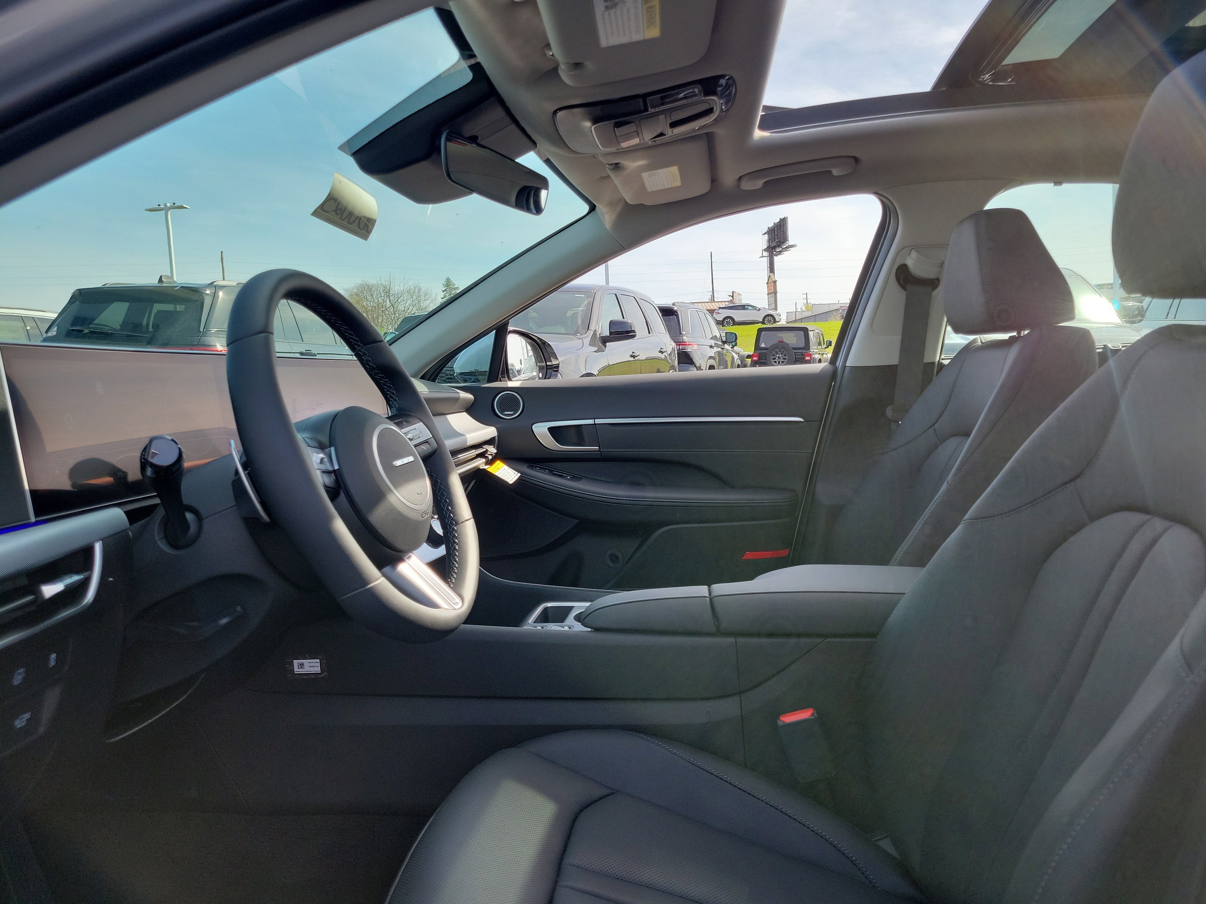 New 2025 Hyundai Sonata Limited image 14