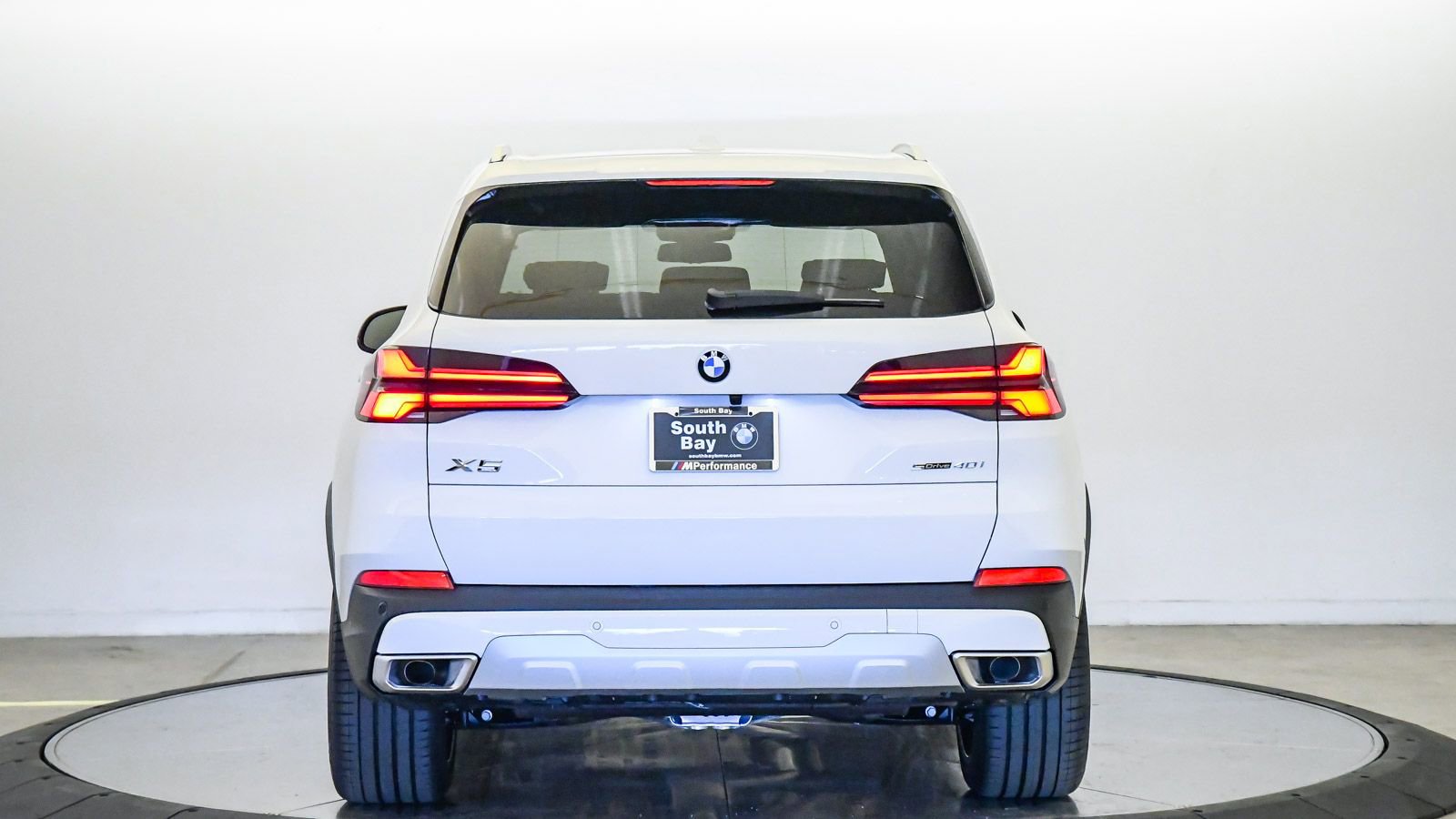 New 2026 BMW X5 sDrive40i w/ Premium Package RWD image 3