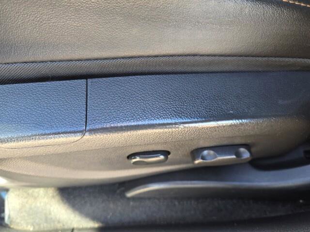 Used 2022 Chevrolet Trax LT w/ LT Convenience Package image 15