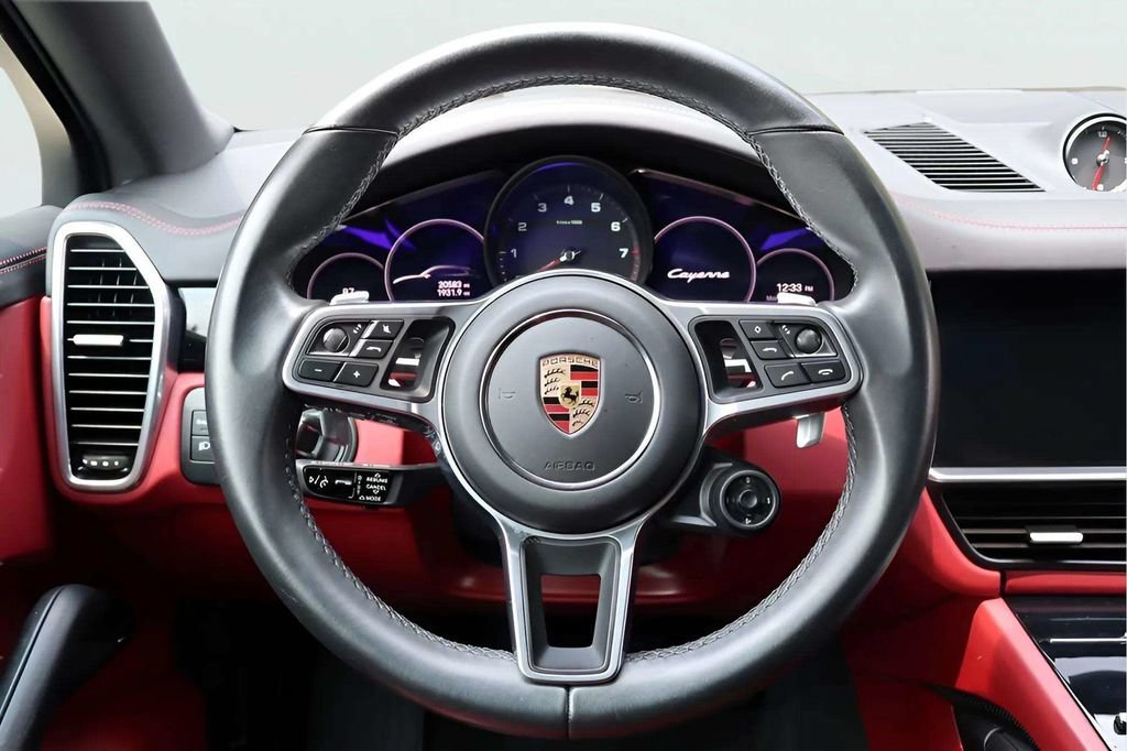 Used 2022 Porsche Cayenne Platinum Edition AWD/4WD image 23