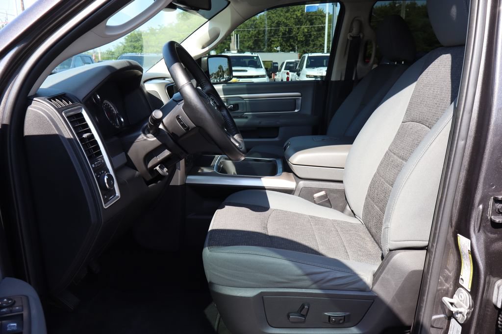 Used 2017 RAM 1500 Big Horn AWD/4WD image 4