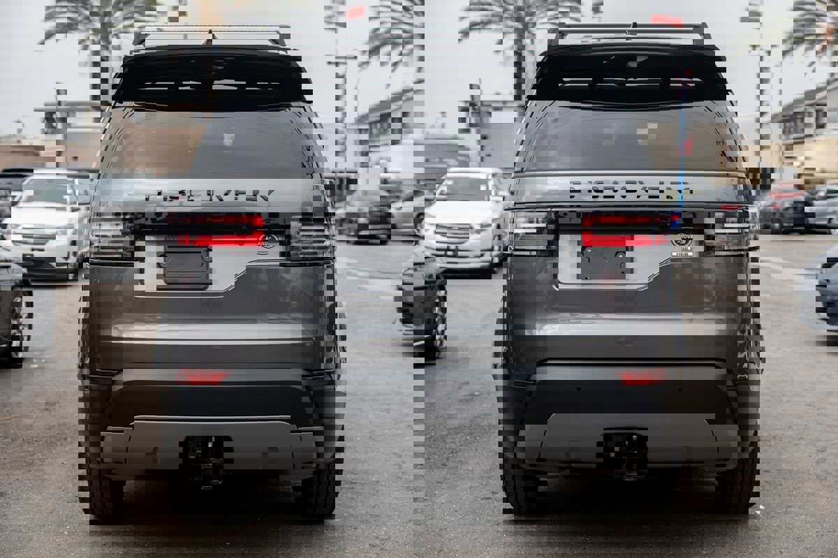 Used 2019 Land Rover Discovery HSE image 4