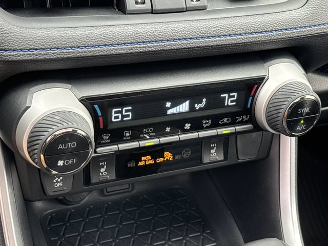 Used 2025 Toyota RAV4 XSE AWD/4WD image 31
