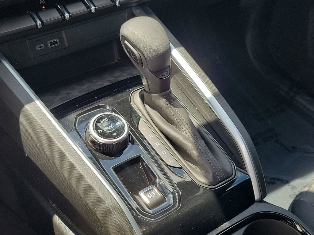 Used 2023 Chevrolet Colorado Trail Boss w/ Technology Package AWD/4WD image 27