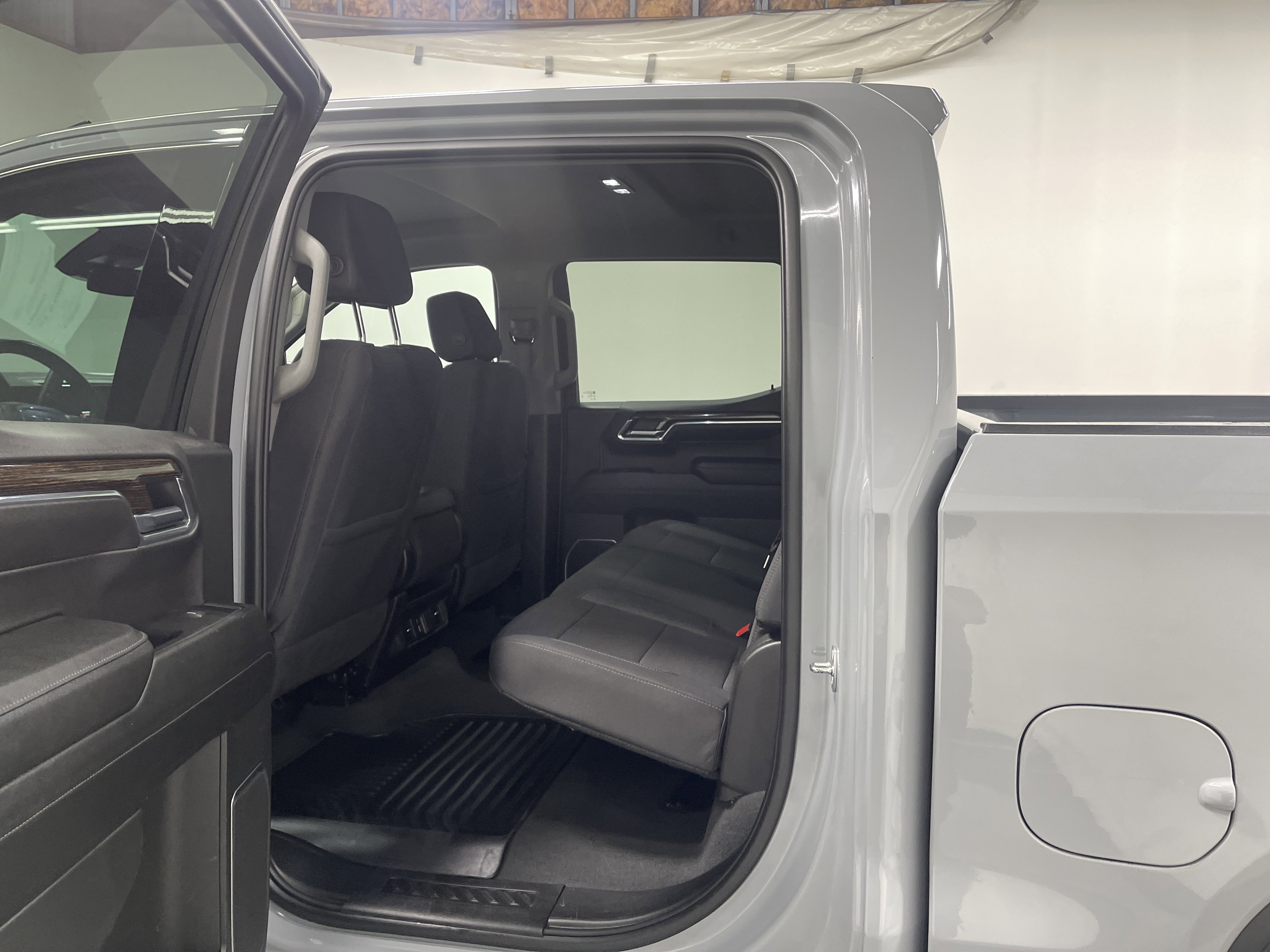 Used 2024 GMC Sierra 1500 SLE image 13