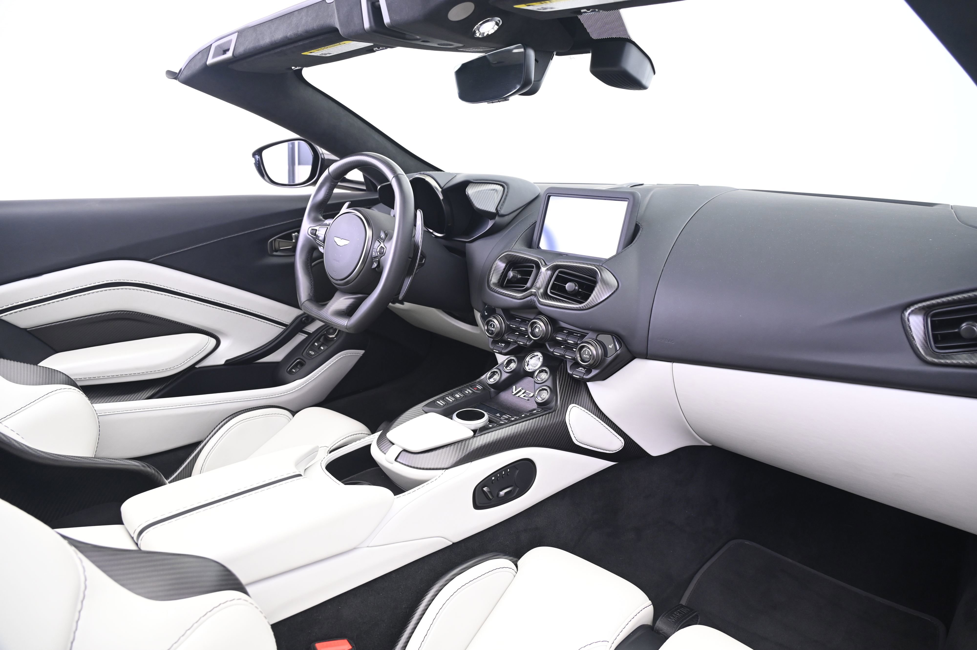 Used 2023 Aston Martin V12 Vantage Roadster image 23