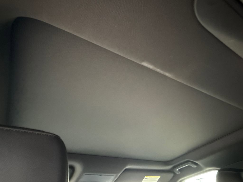 Used 2019 Land Rover Discovery SE AWD/4WD image 14