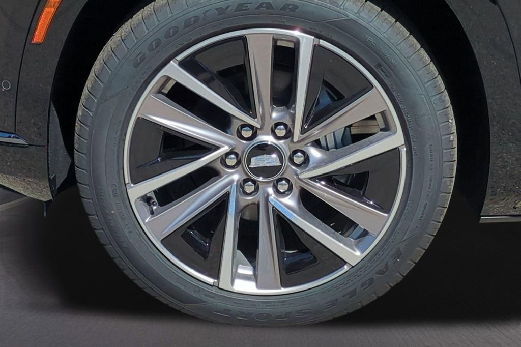 New 2026 Cadillac Vistiq Luxury w/ LPO, Floor Liner Package AWD/4WD image 15