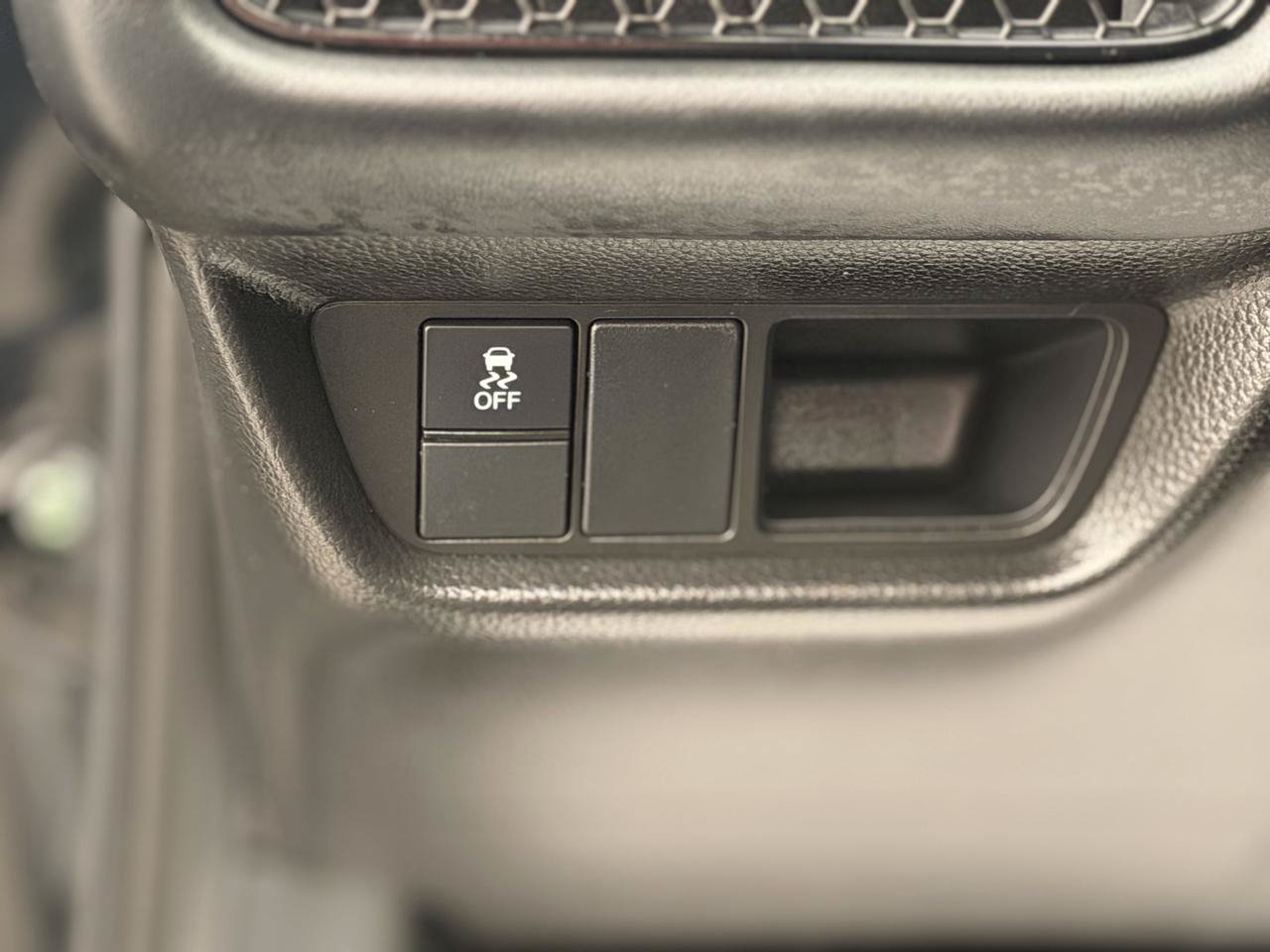 Used 2025 Honda HR-V EX-L image 11