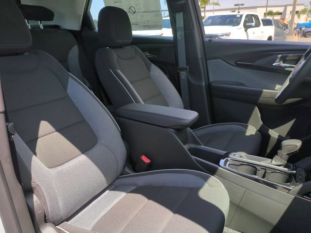 Used 2023 Chevrolet TrailBlazer LS FWD image 25